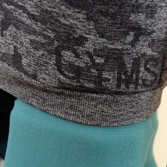 Gymshark Longsleeve Crop top - Picture 2 of 3